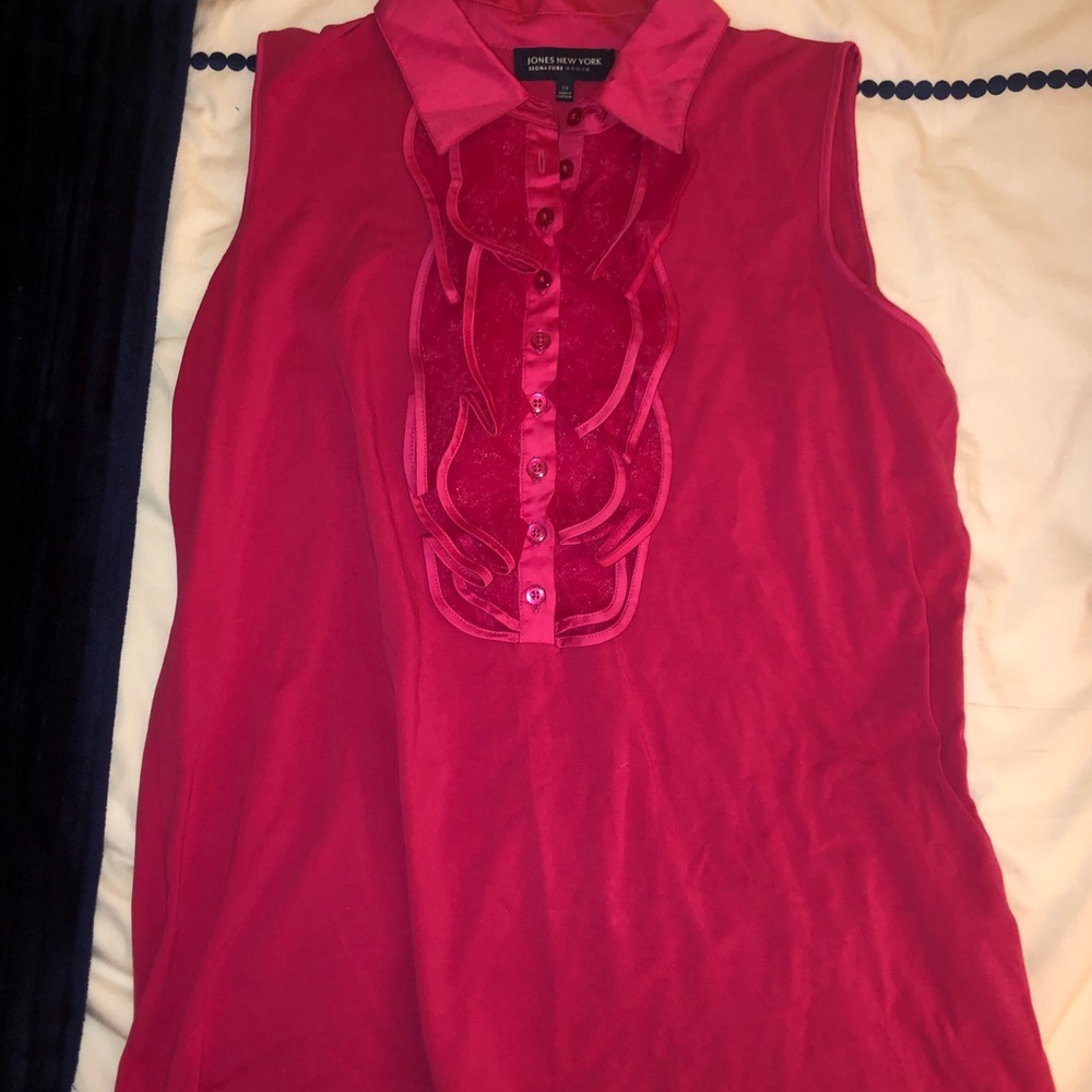 women’s collared sleeveless blouse